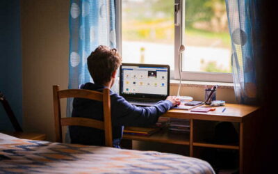 Estudo conclui que crianças aprenderam mais palavras durante o confinamento