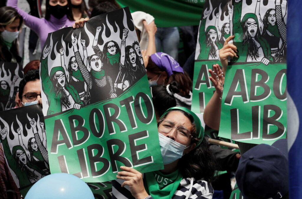 Colômbia descriminaliza aborto nas primeiras 24 semanas de gravidez