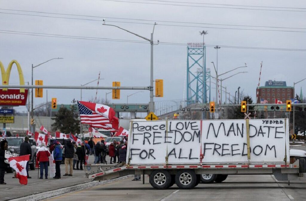 Juiz determina fim do bloqueio na ponte que liga Canadá aos EUA