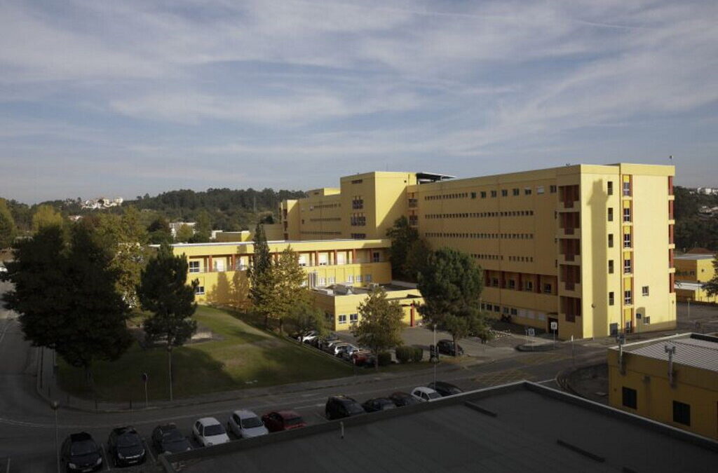 Mais de 100 profissionais do hospital de Leiria em isolamento numa altura de “sobrecarga” nas urgências