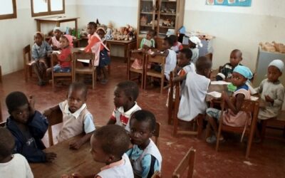 Cabo Verde investe 2M€ em livros escolares e alimentos para cantinas