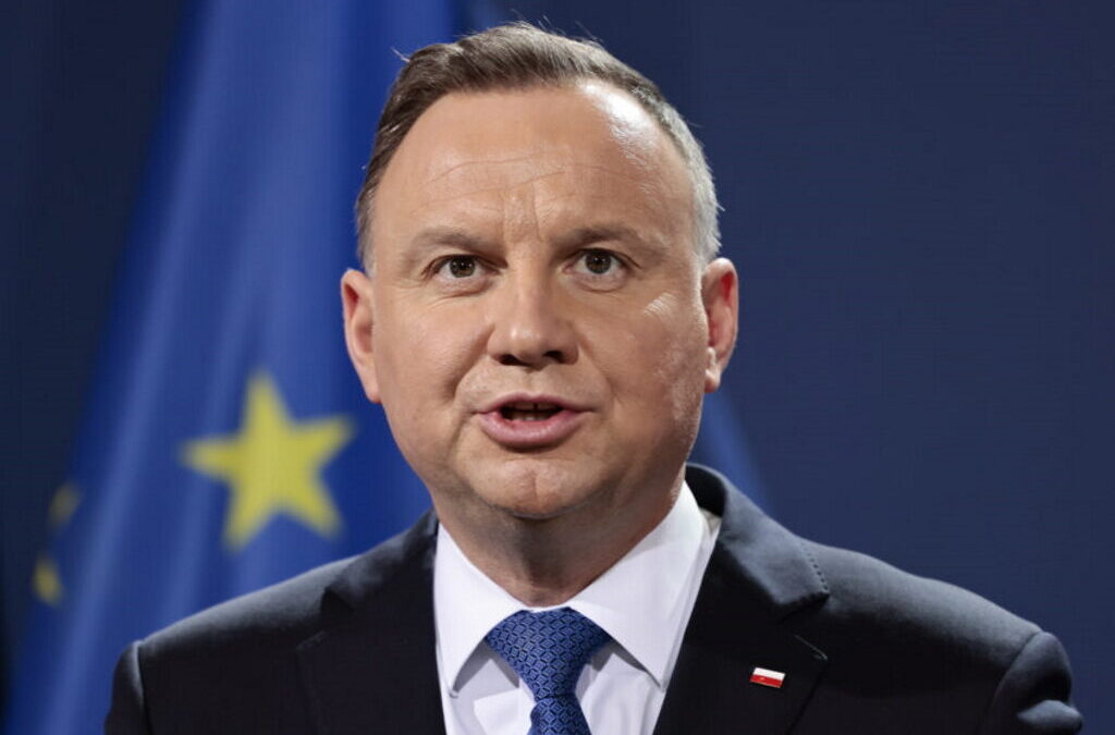 Presidente polaco pede à Europa que abra as fronteiras a refugiados