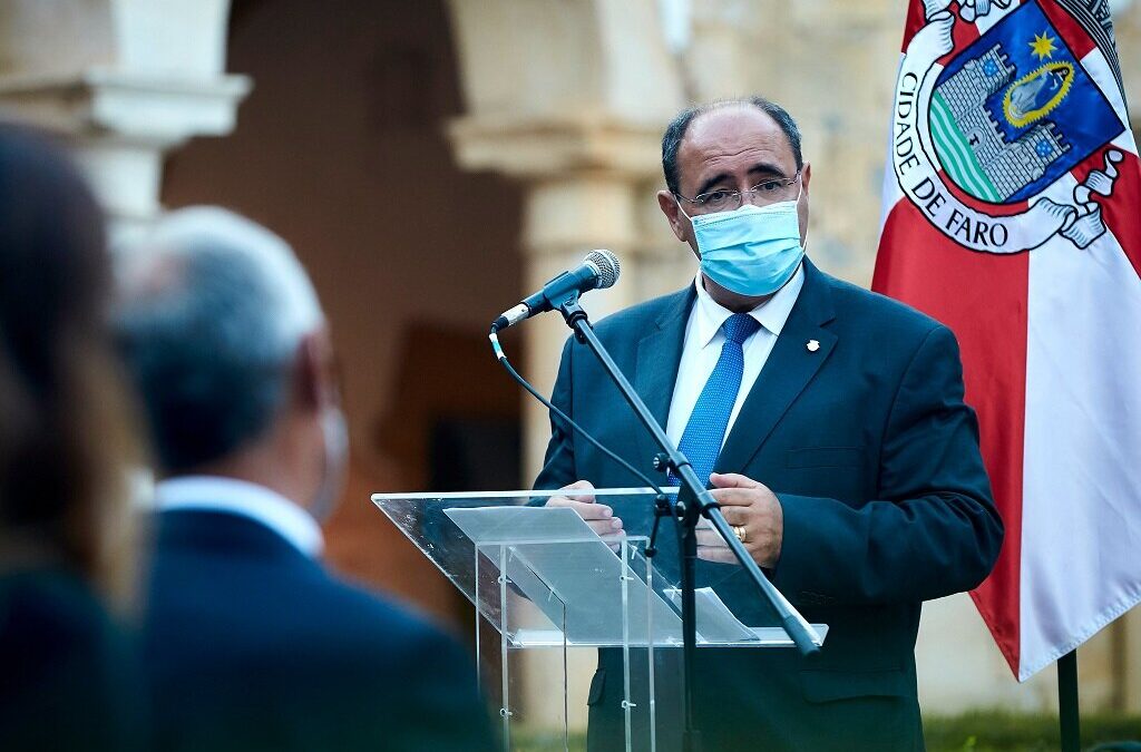 Faro ainda não assumiu competências na Saúde por “bloqueio” da tutela