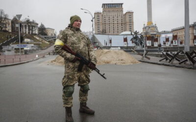 Médica recusa deixar Kiev para tratar soldados ucranianos e russos
