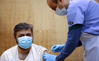 Reino Unido inicia programa de quartas doses de vacinas no fim de março