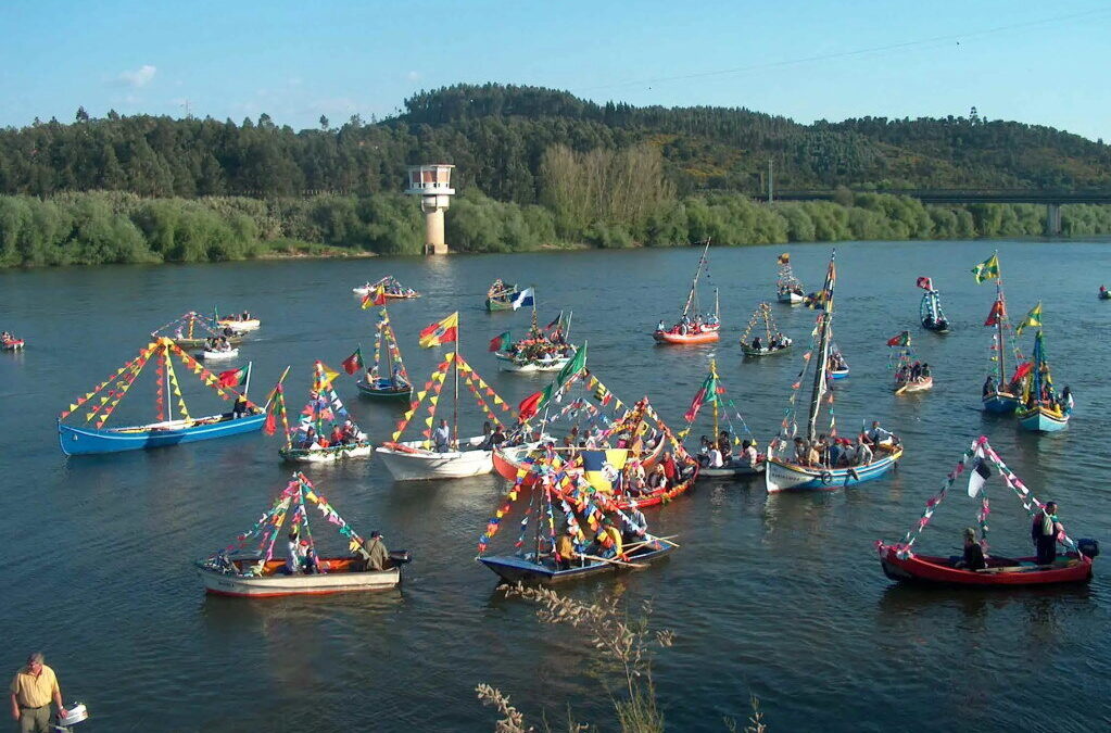 Dezenas de barcos e milhares de pessoas esperados na tradicional bênção em Constância