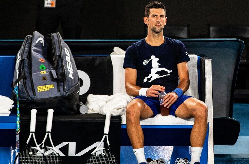 Wimbledon permite tenistas não vacinados e Djokovic pode defender título