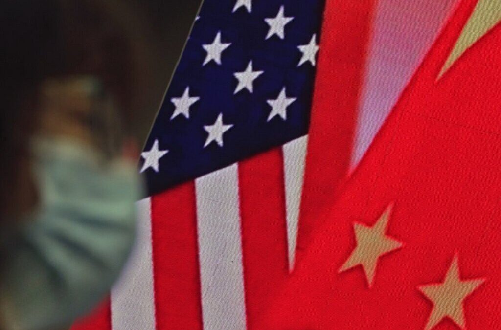 China apresenta queixa formal aos EUA por terem autorizado saída de pessoal consular em Xangai
