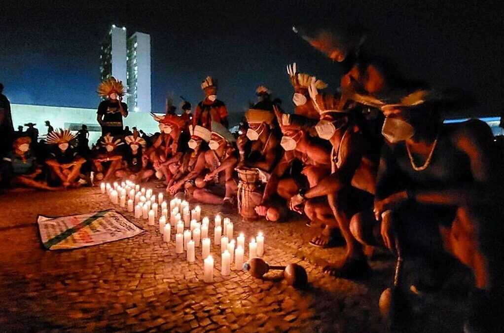 Milhares de indígenas acampam em Brasília em defesa das suas terras