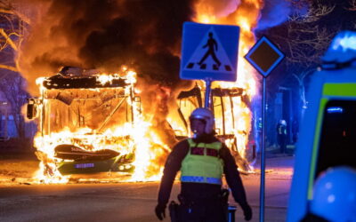 Violência no sul da Suécia em protestos contra movimento de extrema-direita