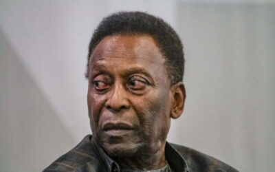 Pelé hospitalizado para tratamento do cancro do cólon