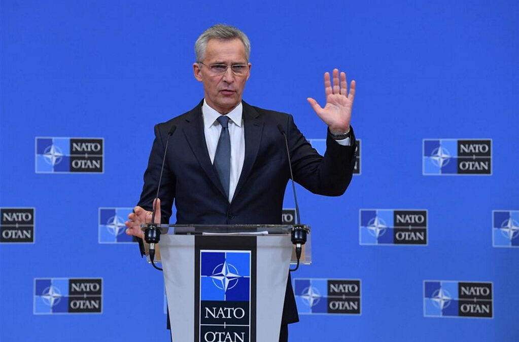 Secretário-geral da NATO testa positivo para Covid-19