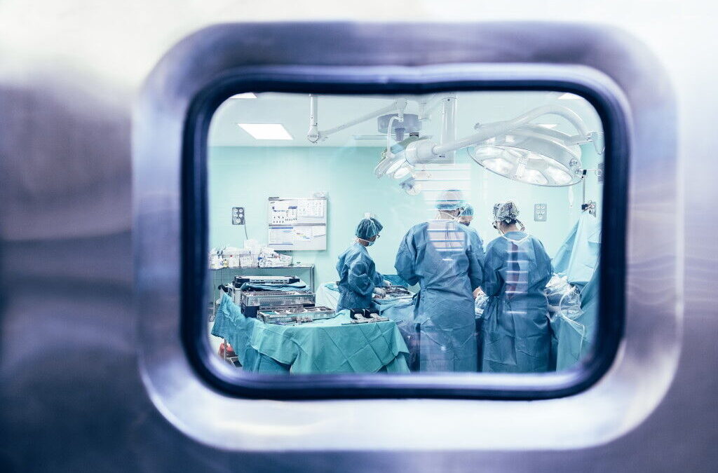Hospital nova-iorquino consegue transplantar um olho inteiro num paciente pela primeira vez