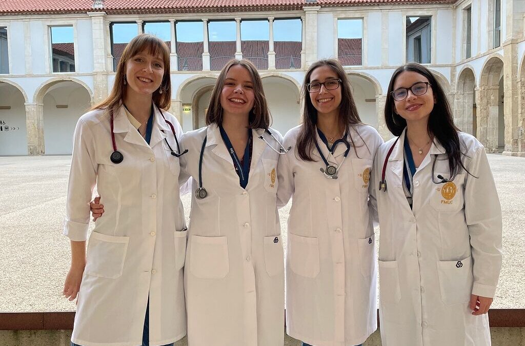 Estudantes de Medicina de Coimbra apuradas para a final da SIMUniversity