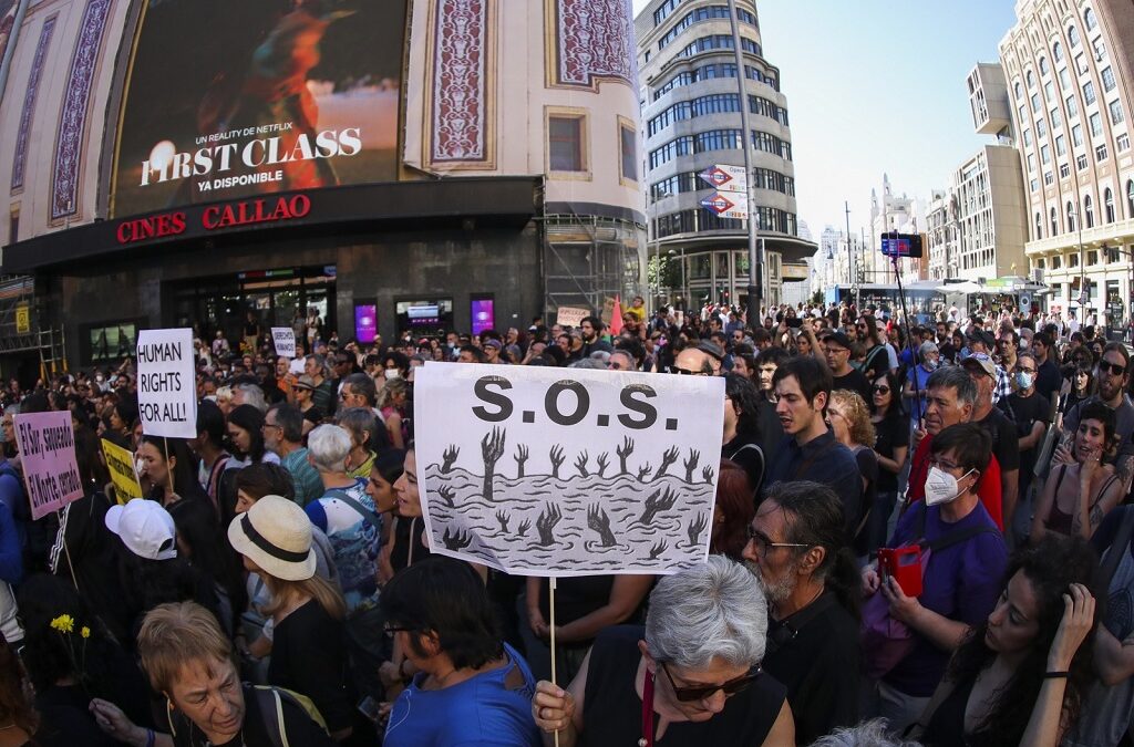 Centenas protestam em Madrid contra “massacre” em Melilla