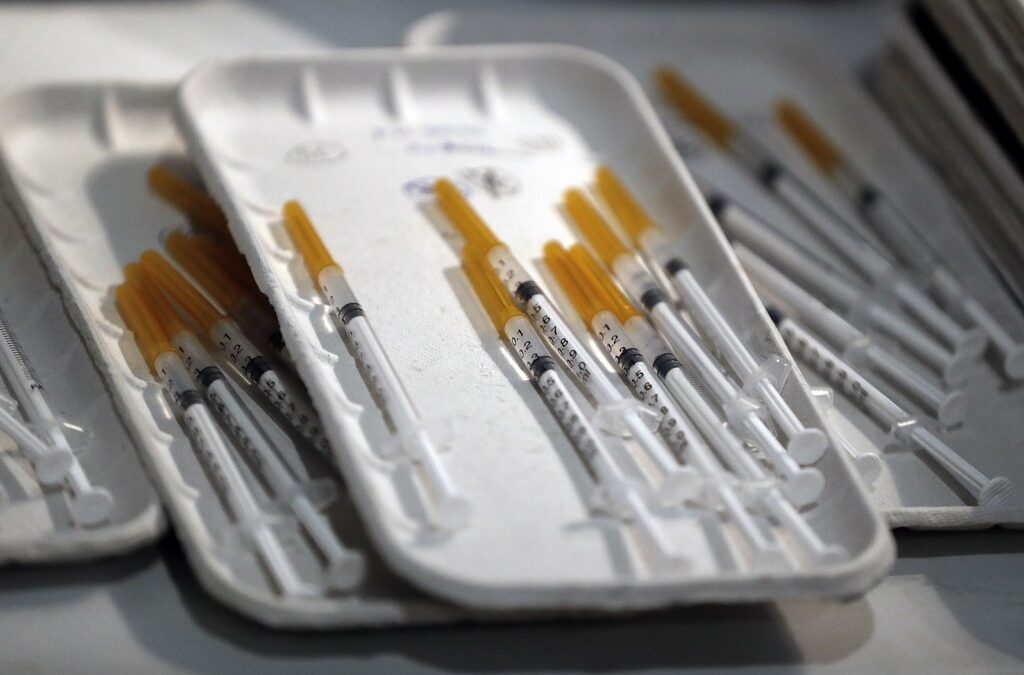 Governo aprova despesa de 15,3 milhões de euros para compra da vacina contra a gripe