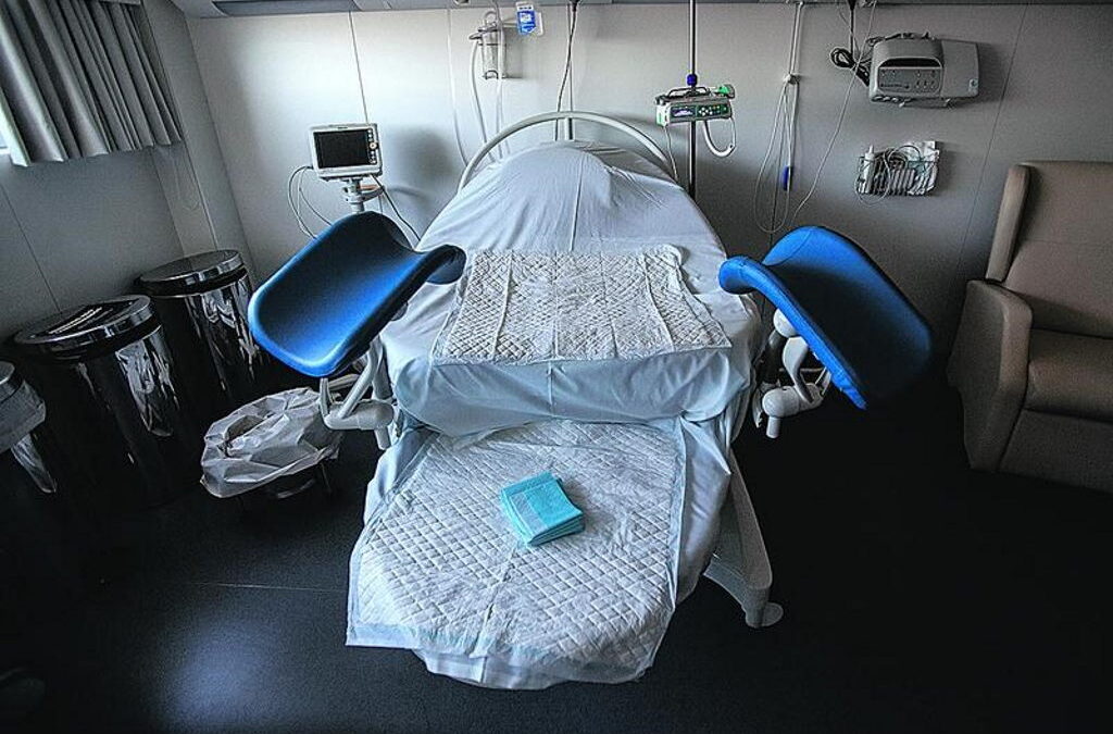 Hospitais de Braga e Almada sem obstetrícia, São Francisco Xavier e Guarda sem bloco de partos