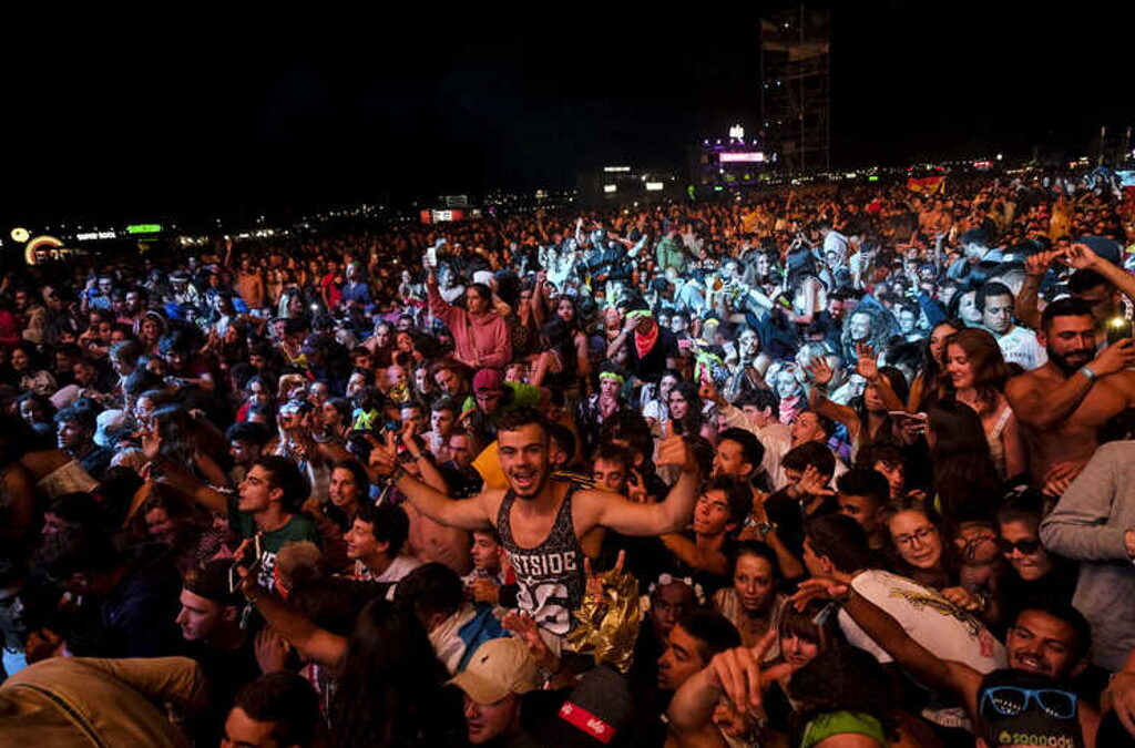 Relatório diz que festas populares e festivais de música provocaram 340 mil casos