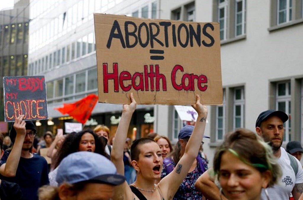 Aborto será ilegal em pelo menos 10 estados dos EUA até final do verão