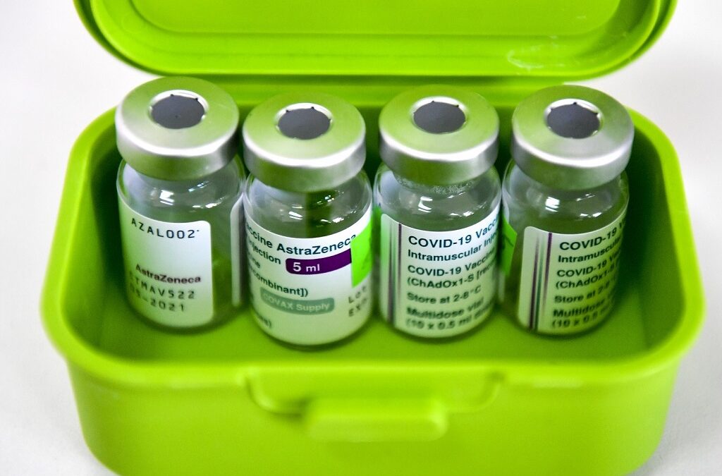 Canadá vai deitar fora 13,6 milhões de doses da vacina da AstraZeneca