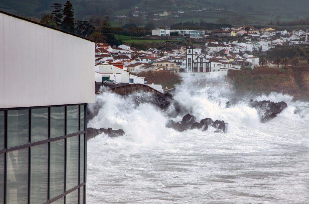 Grupos Central e Oriental dos Açores sob aviso amarelo até terça-feira