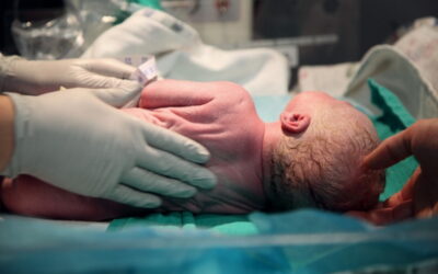 Relatório identifica morte de bebés por falhas em maternidades britânicas