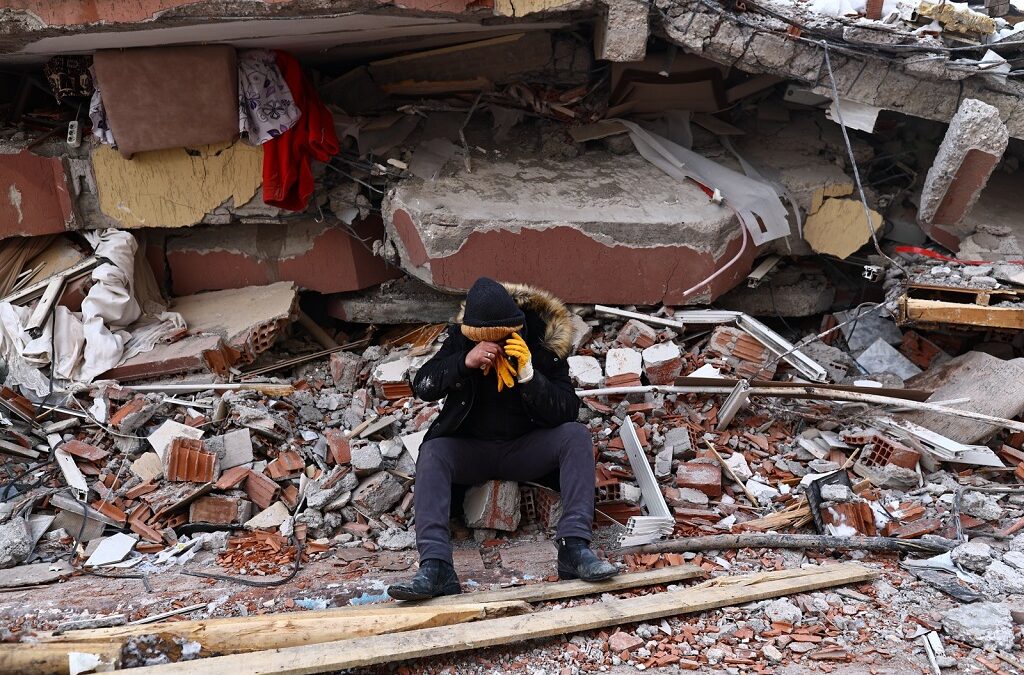 Balanço ultrapassa os 9.500 mortos na Turquia e na Síria