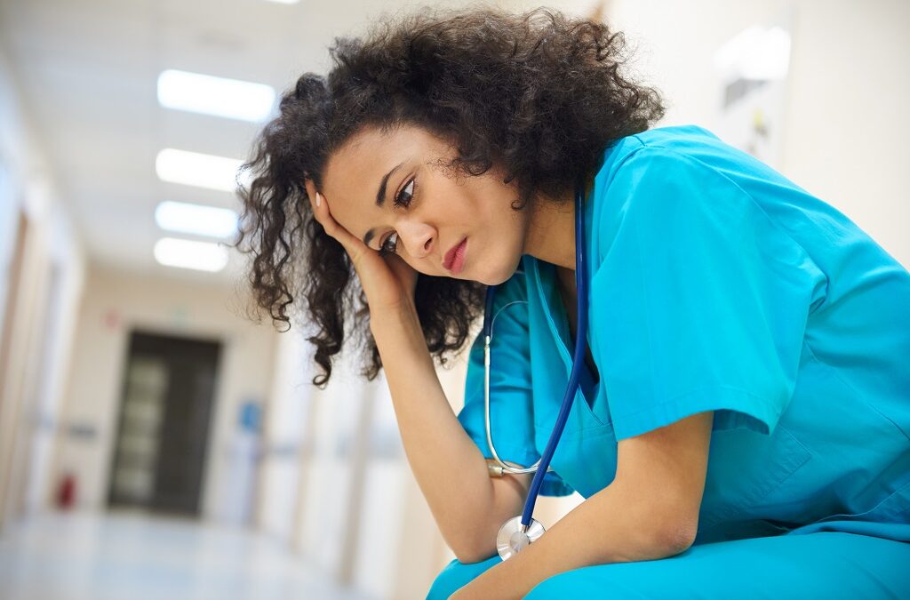 Captar jovens médicos é das questões “mais críticas” do SNS