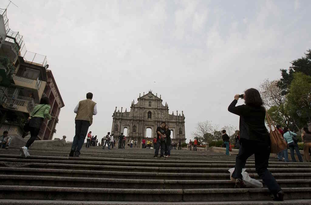 Secretária de Macau em Portugal para intercâmbio na saúde, educação e cultura