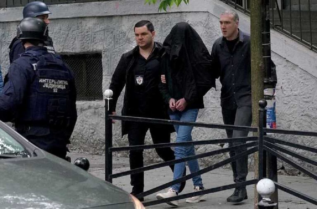 Morrem oito crianças em tiroteio numa escola na Sérvia