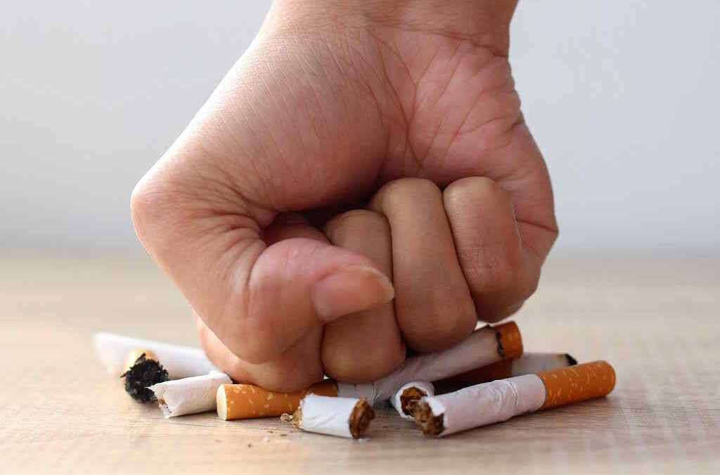 Deixar de fumar pode reduzir em 50% hipótese de desenvolver cancro oral