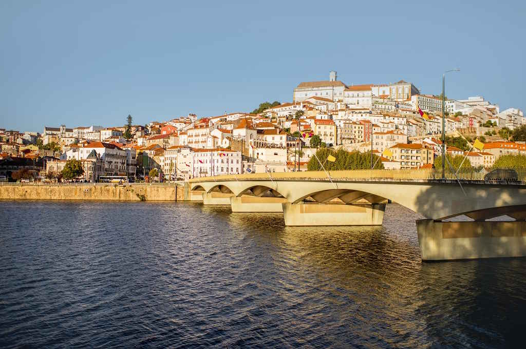 Coimbra_ENVATO_HN_Por RossHelen
