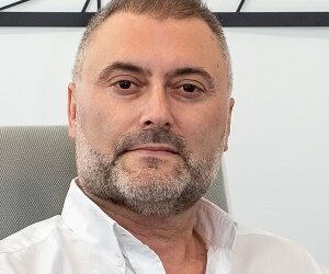 Implantes dentários: metálicos (titânio) ou livres de metal (cerâmica zircónia)?