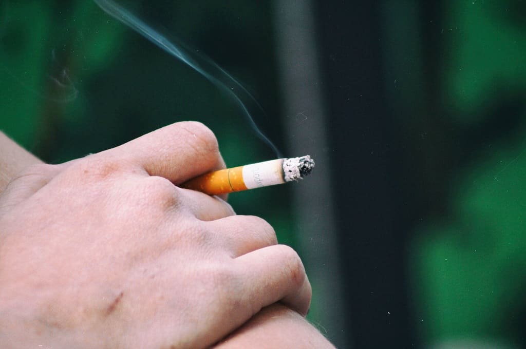 Por ashiqkhan_ENVATO_cigarettes-smoking-smoke-smoking-kills-bad-habi-2022-11-11-08-53-33-utc