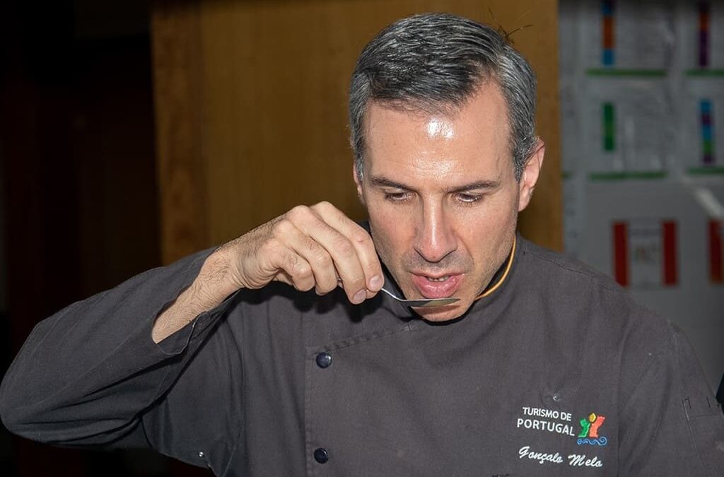 “À mesa com Saúde”: Chef Gonçalo Melo prepara jantar comentado por médicos e investigadores