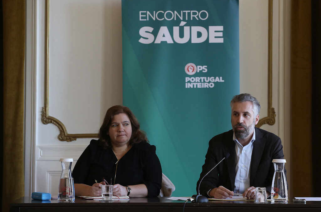 Pedro Nuno Santos diz que resposta aos problemas do SNS não passa por desistir deste