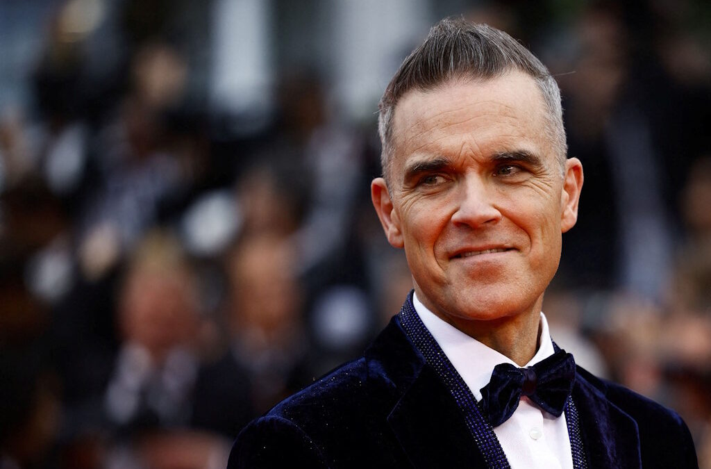 Fama extrema trouxe “crise existencial inacreditável” ao cantor Robbie Williams