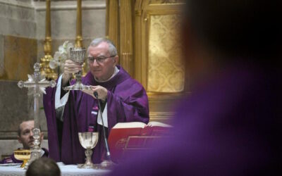 Secretário de Estado do Vaticano afasta renúncia do Papa