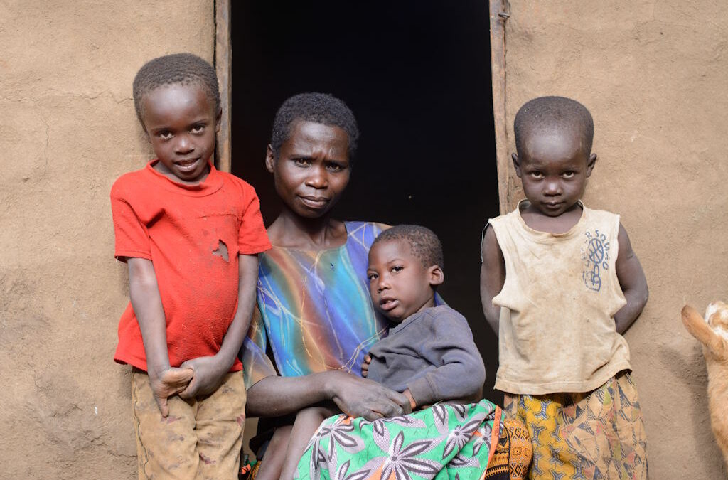 Fecundidade em Angola caiu e mulheres têm em média 4,8 filhos