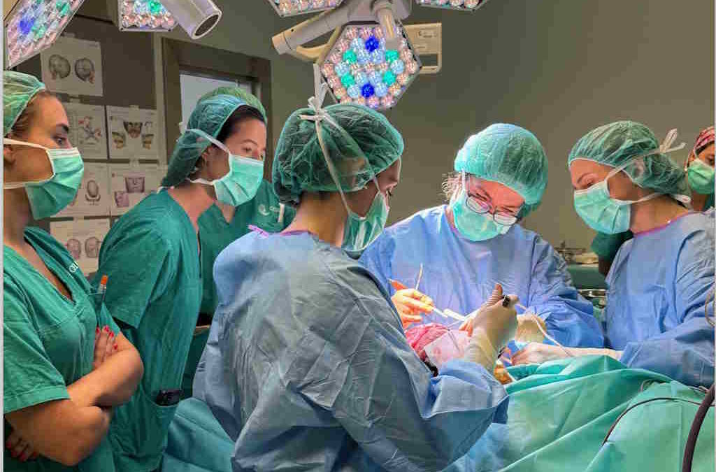 ULS de Coimbra realiza com sucesso a primeira cirurgia de disjunção facial Le Fort III em jovem com Síndrome de Crouzon