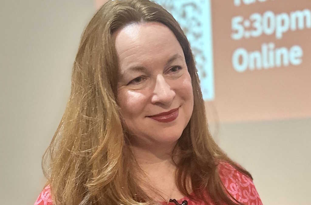Médica do Serviço Nacional de Saúde britânico vence a segunda edição do Women’s Prize
